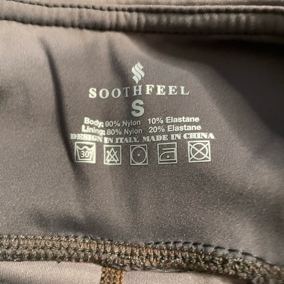 Soothfeel Workout activewear Running Shorts with Liner size small - Picture 5 of 6